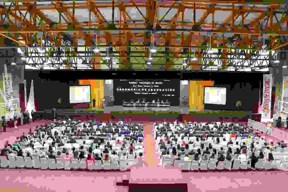 Se gradúan 440 nuevos profesionistas del Tecnológico de Morelia