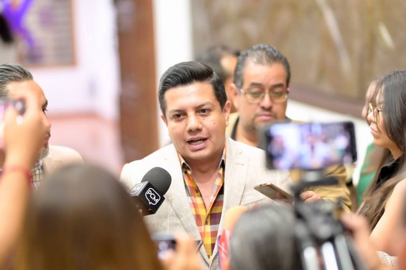 Congreso está subyugado al ejecutivo, urge defender contrapesos: Oscar Escobar