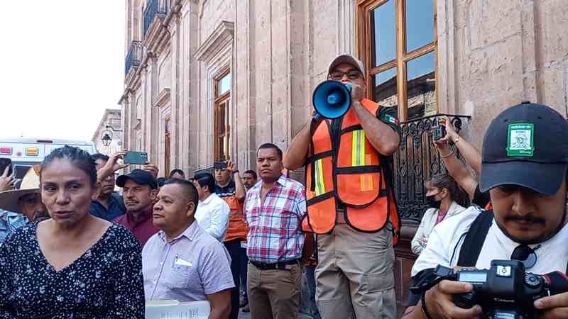 SIMULACRO. Siguen michoacanos sin tomarse en serio los simulacros; las risas sobresalieron en el ejercicio preventivo