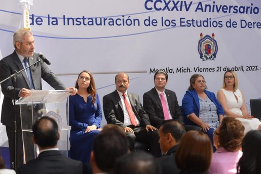 La Universidad Michoacana jugará un papel determinante en mi gobierno: Gobernador