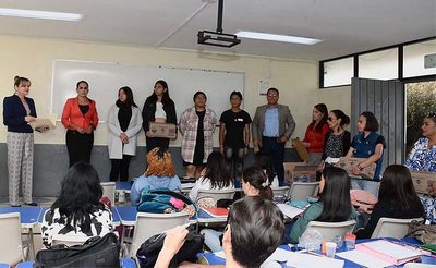 Se realiza la Jornada de Menstruación Digna en bachilleratos nicolaitas