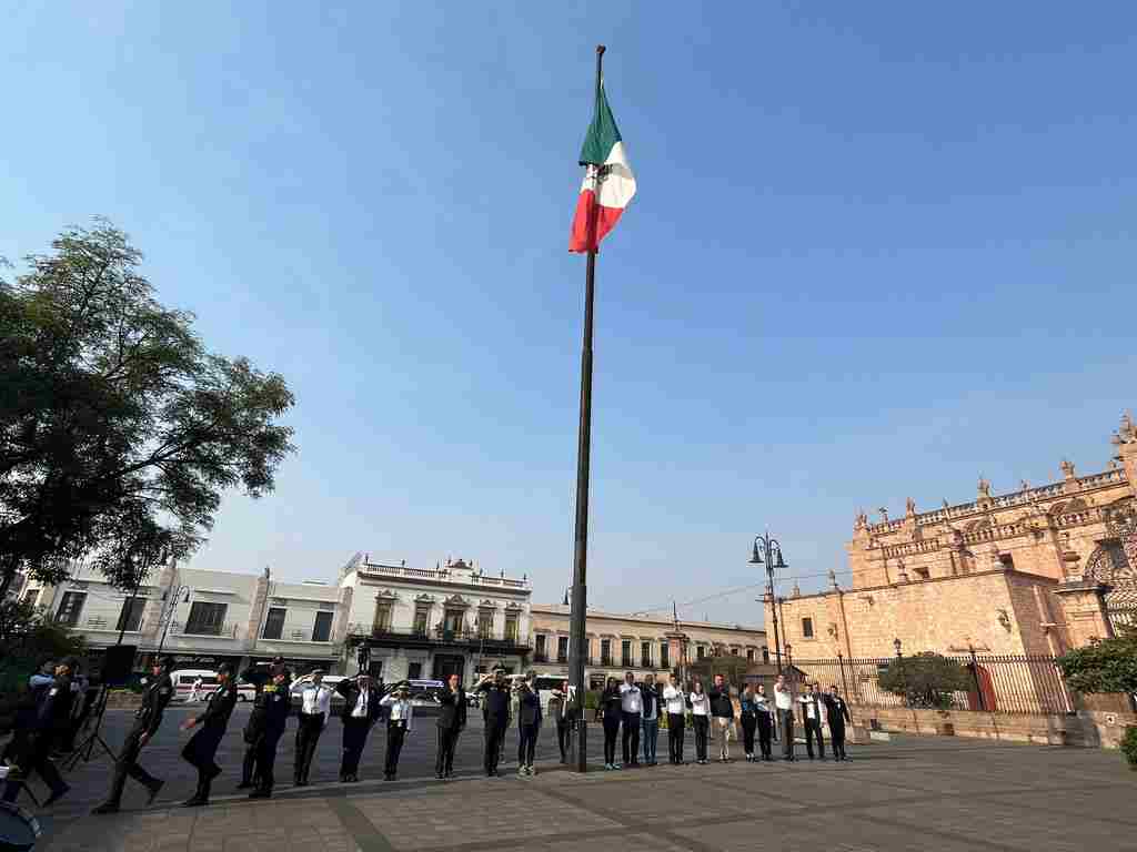 Izan Bandera por el 161 Aniversario de la victoria sobre el Ejército Francés en Puebla