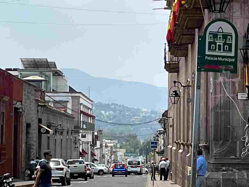 Presenta Morelia problemas de contaminación por incendios y emisión de gases de los carros