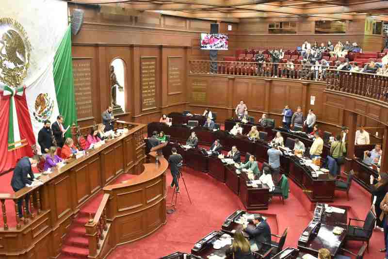 Lanza 75 Legislatura la Convocatoria a la “Medalla Michoacán al Mérito Docente”