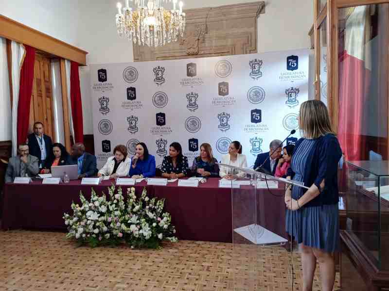 Urgente legislar a favor de los derechos de los adultos mayores: Adriana Hernández Íñiguez