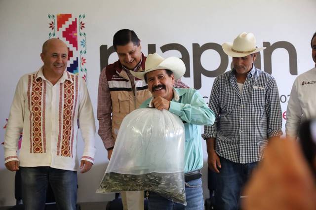 Entrega Nacho Campos 50 mil alevines de tilapia a nueve comunidades