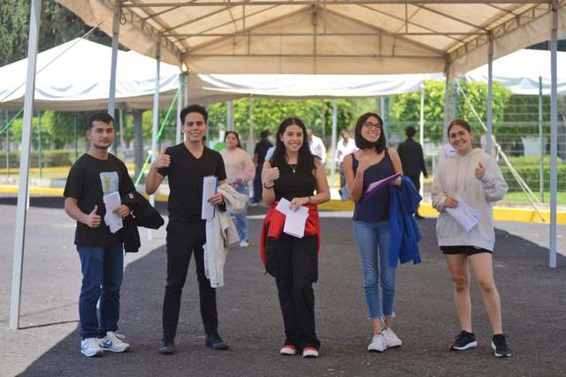 Terminan su examen los primeros aspirantes a ingresar a la Universidad Michoacana