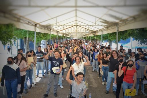 Ya contestan examen mil 885 aspirantes a cursar Medicina, Nutrición y Fisioterapia