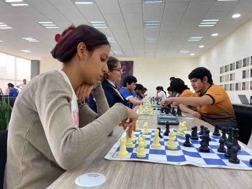 Estudiantes del bachillerato de la UMSNH participan en la final del Torneo de Ajedrez