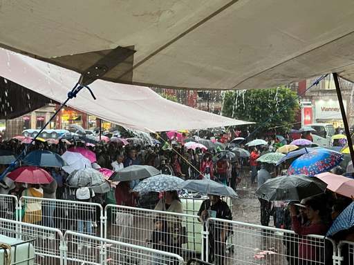 Entre acarreados y lluvia, Claudia Sheinbaum llegará a Morelia
