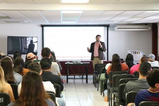 Instruyen a estudiantes del ITM en el desarrollo de habilidades para la inserción laboral