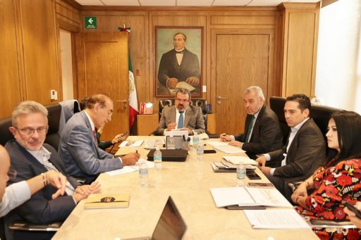 Acuerdan Bedolla y SICT obras de ampliación y seguridad para la Siglo XXI