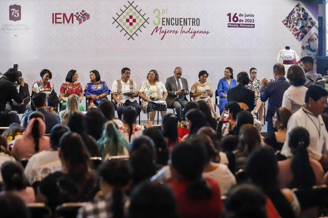 Con reconocimiento a mujeres, inauguran IEM y Congreso de Michoacán Tercer Encuentro de Mujeres Indígenas