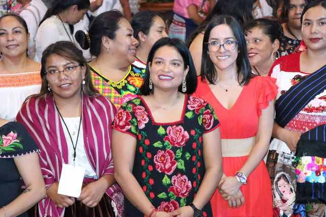 Llama Erendira Isauro a mujeres indígenas a la unidad