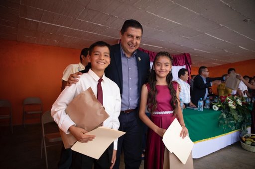 Anuncia Nacho Campos inversión de 2.5 mdp para rehabilitar la primaria Lázaro Cárdenas de Caltzontzin