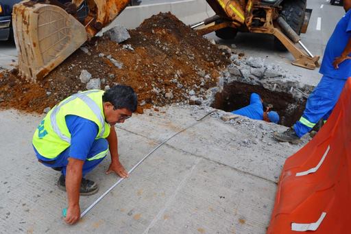 Atiende CAPASU taponamiento del colector La Quinta