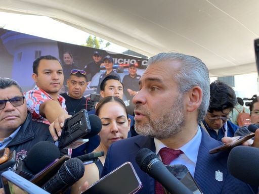 Insiste Bedolla en cumplir la ley; se detendrá a civiles armados