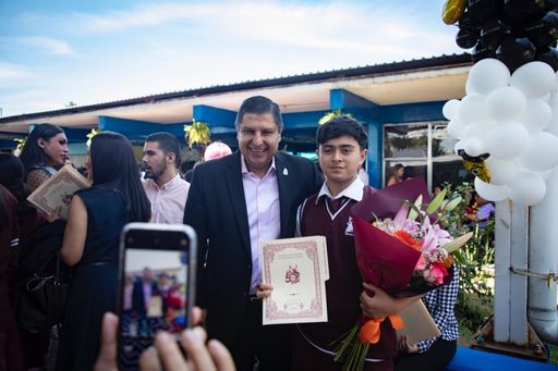 Acompaña Nacho Campos a 380 alumnos que se graduaron de la ETI 30