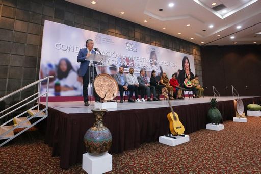 Michoacán tiene profesores comprometidos con la enseñanza: Luis Navarro