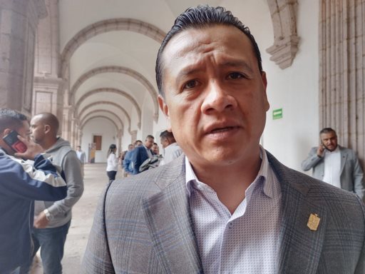 Sin descartar crimen organizado en fuerza municipal de Apatzingán; Estado asume control