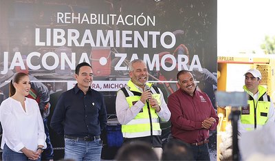 Asignados 1.3 mil mdp en obra regional y convenida para municipios: Bedolla
