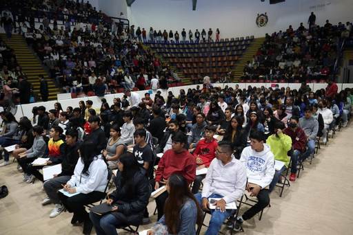 Concluye examen de nuevo ingreso a la UMSNH, mil 841 aspirantes aplicaron la evaluación