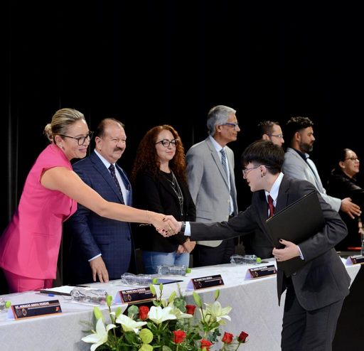 Insta rectora a seguir preparándose a egresadas y egresados nicolaitas, ante un mundo competitivo