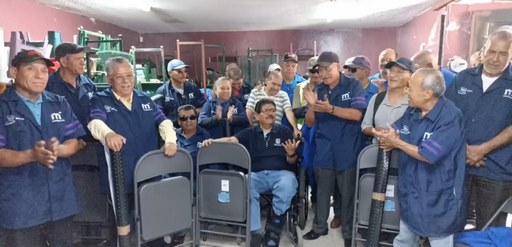 Portarán nuevos uniformes los aseadores de calzado que se ubican en el Centro Histórico