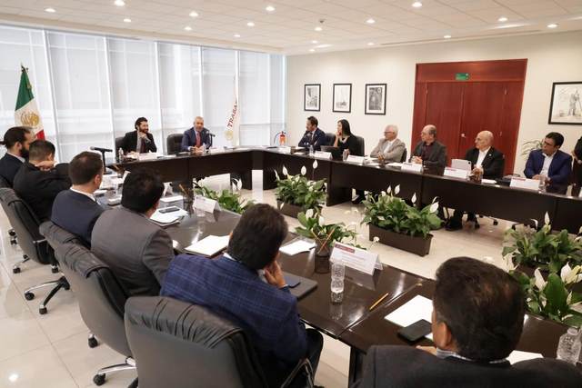 Pactan Bedolla, STPS y aguacateros, ruta para la formalización laboral del sector