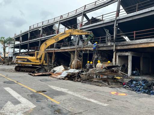Inician demolición de estacionamiento de Mercado Independencia