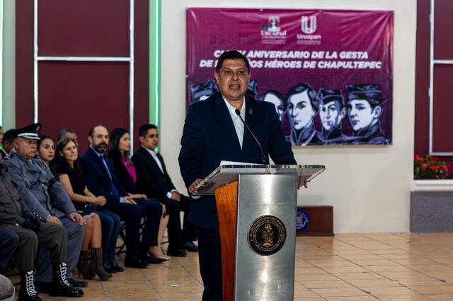 Nacho Campos encabeza velada en honor de los Niños Héroes