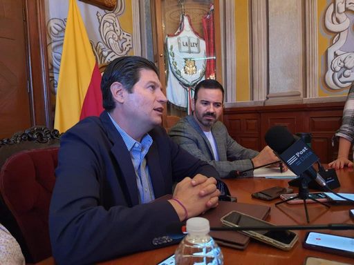 Celebra alcalde de Morelia liberación de alcaldesa de Cotija