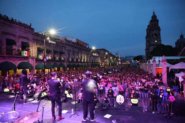 Con gran ambiente inicia fiesta Moreliana en el corazón de la capital michoacana