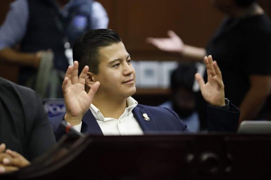 En tercer Año Legislativo se deben consolidar propuestas en favor de personas con discapacidad: Víctor Zurita