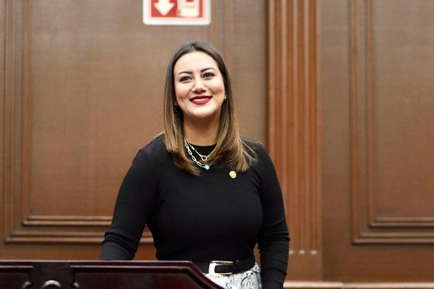 Paso firme por las y los michoacanos en tercer año de labores: Mónica Valdez