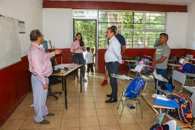 Jaime Verduzco supervisa instituciones educativas