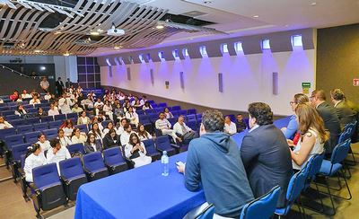 Escucha rectora a los estudiantes de la Facultad de Odontología: convoca a construir un plan de trabajo conjunto