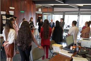 Jorge Reséndiz García dialoga con personal jurisdiccional de Ario