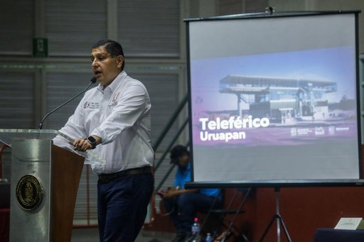 Nacho Campos presenta el cablebús a integrantes del Consejo de Desarrollo Municipal