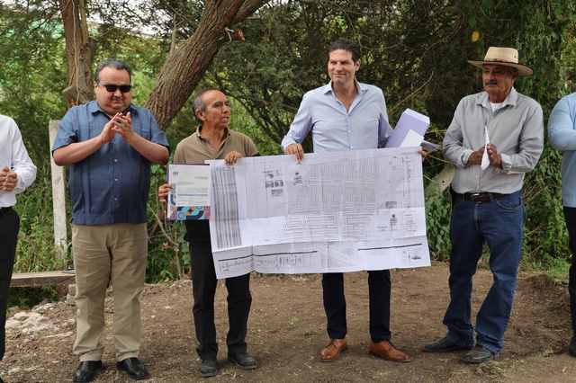 Alfonso Martínez brinda certeza patrimonial a más de 500 familias en Valle de Mil Cumbres