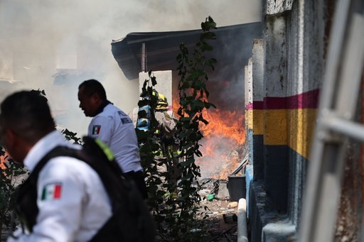 Atiende Protección Civil y Bomberos de Morelia incendio en antiguo Hospital Civil