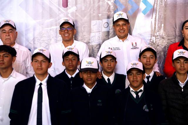 Encabeza Nacho Campos inauguración de la carrera de Autotransporte en Conalep Uruapan