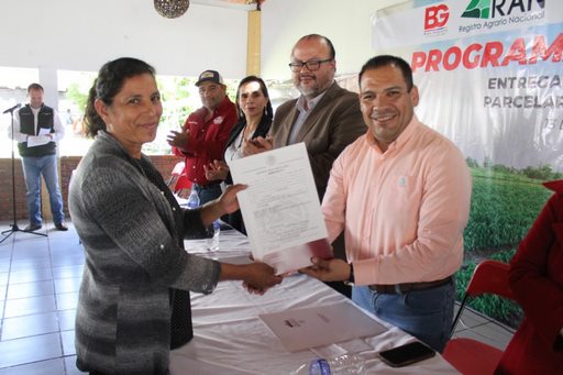 Entregan Gobierno de Tarímbaro y entidades federales, títulos de propiedad y certificados parcelarios
