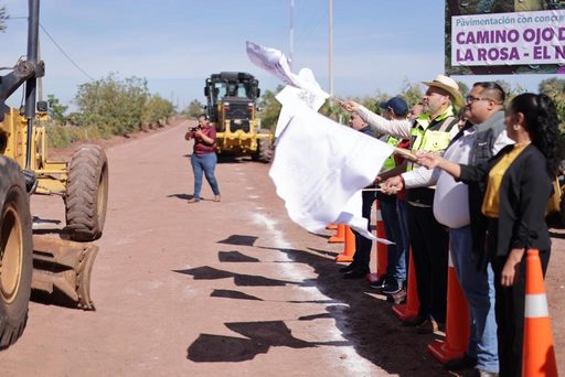 Arranca Bedolla rehabilitación del camino Cojumatlán-Marcos Castellanos