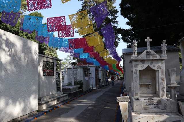 Estarán 250 elementos de Policía Morelia cuidando la seguridad y orden en panteones en próximos días