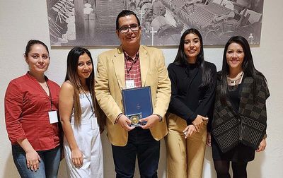 Honores para la UMSNH: El investigador Christian Cortés recibe medalla por sus contribuciones