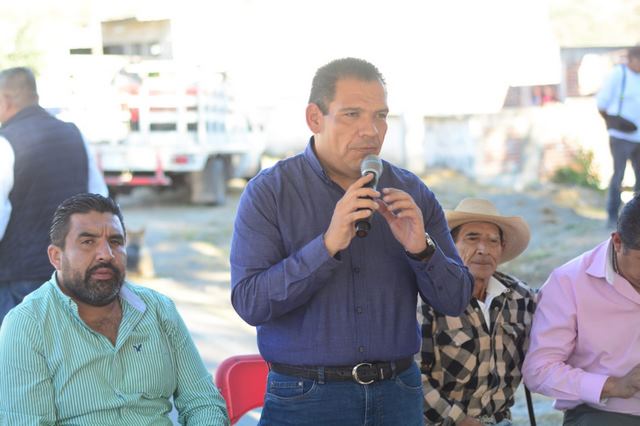 Inaugura Bladimir González camino a Cañada del Herrero en Tarímbaro