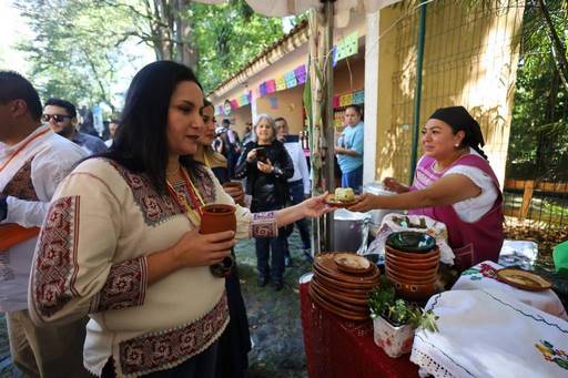 Nacho Campos inaugura sexto Festival del Charanda