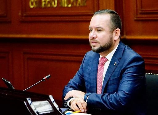 Propone Reyes Galindo castigar a quienes mantengan mascotas en malas condiciones