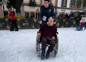 Brinda Policía Morelia apoyo a personas con discapacidad en pista de hielo
